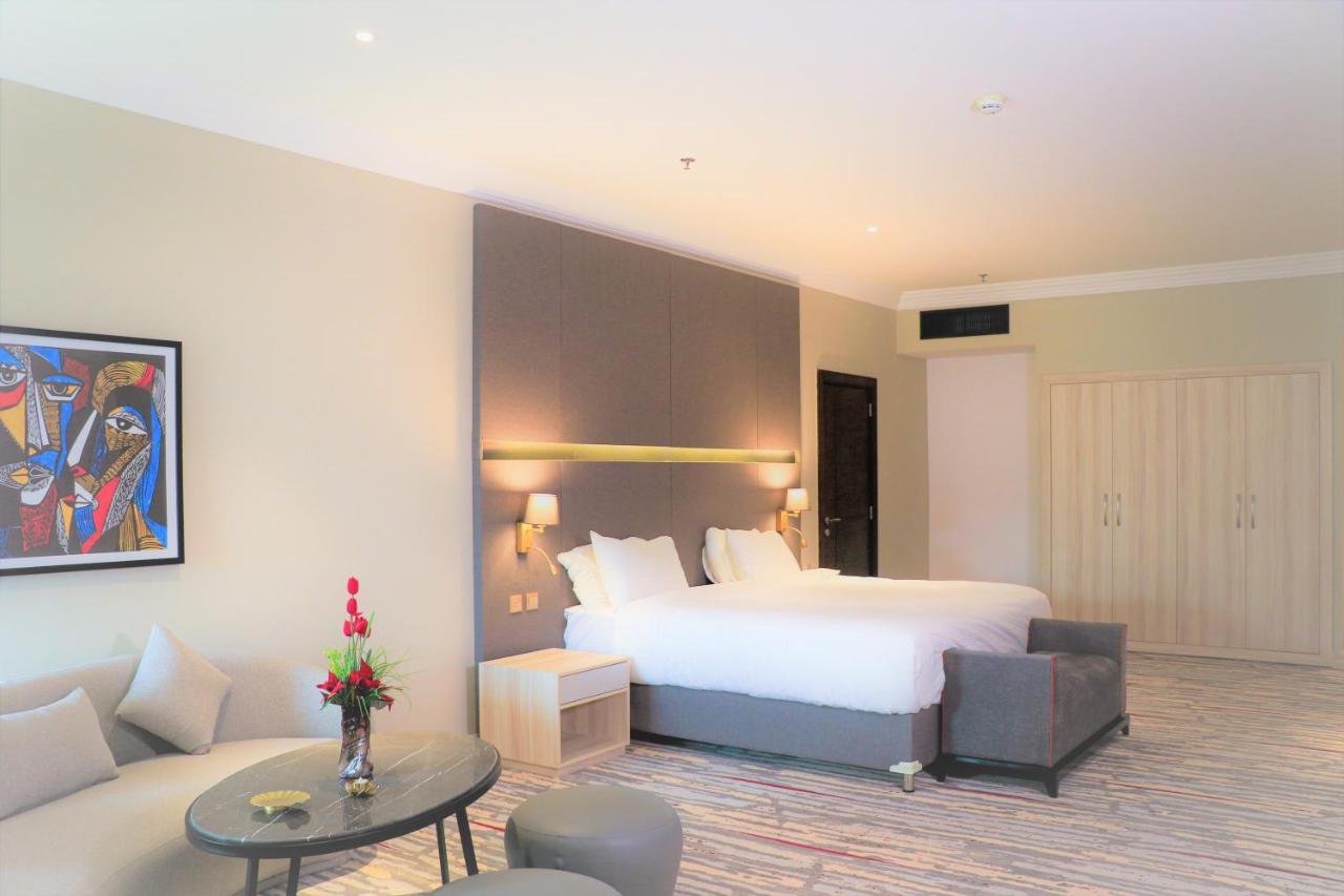 Ramada By Wyndham Doha Old Town Hotel Eksteriør billede
